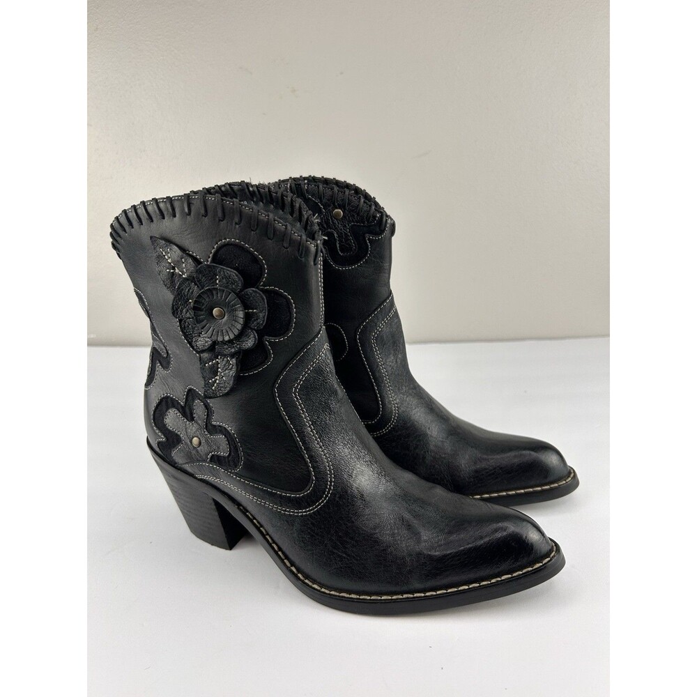Mia Daisy Western Leather Ankle Boots Black Layered Floral Detail Size 7